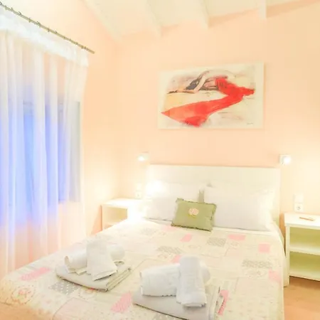 Vila Regina: Above Agni, Superb Views And Pool Kavalleraina