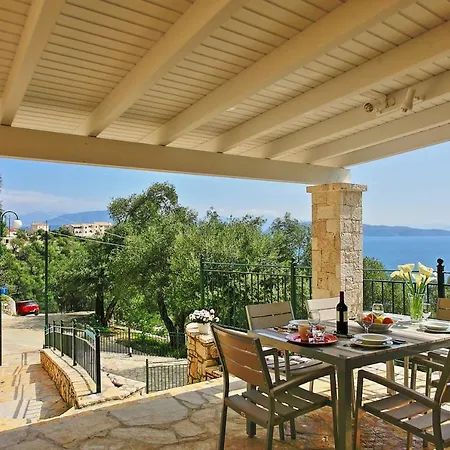 Regina: Above Agni, Superb Views And Pool Vila *