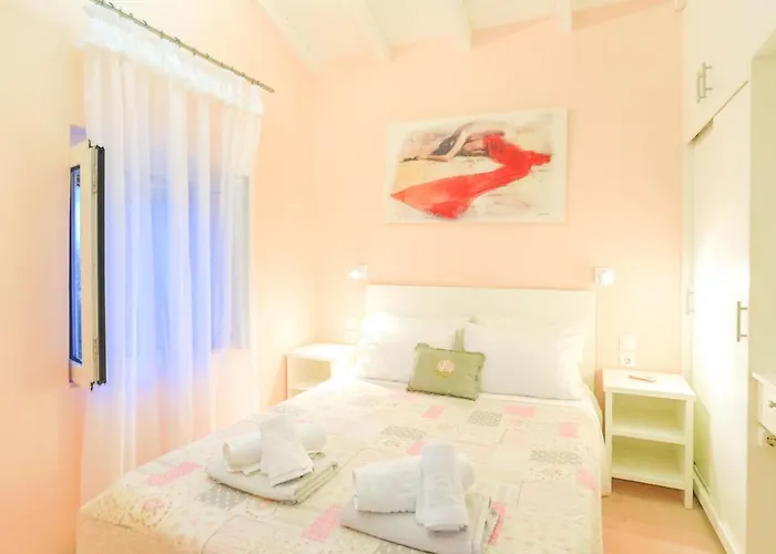 别墅 Regina: Above Agni, Superb Views And Pool Kavalleraina