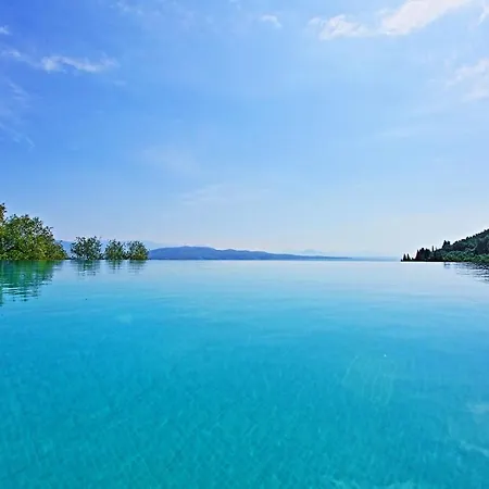Villa Regina: Above Agni, Superb Views And Pool Kavalleraina