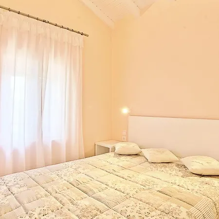 Regina: Above Agni, Superb Views And Pool Villa Kavalleraina