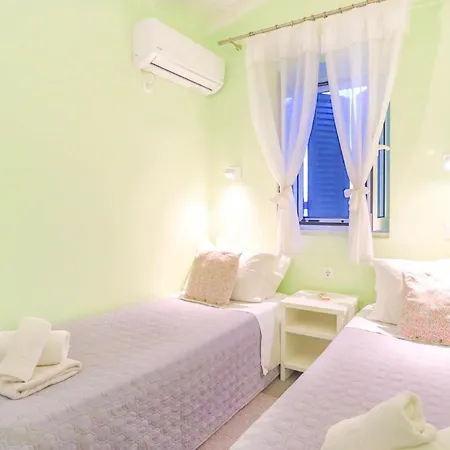 Villa Regina: Above Agni, Superb Views And Pool Kavalleraina