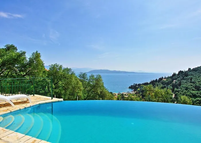 Regina: Above Agni, Superb Views And Pool