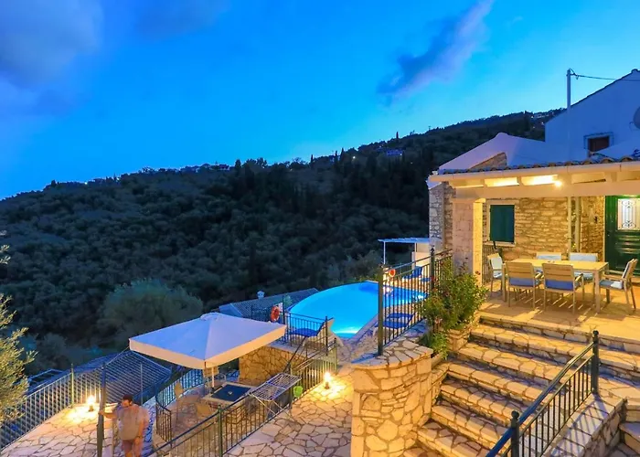 Regina: Above Agni, Superb Views And Pool * Kavalleraina