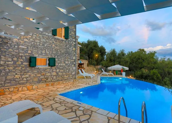 Regina: Above Agni, Superb Views And Pool